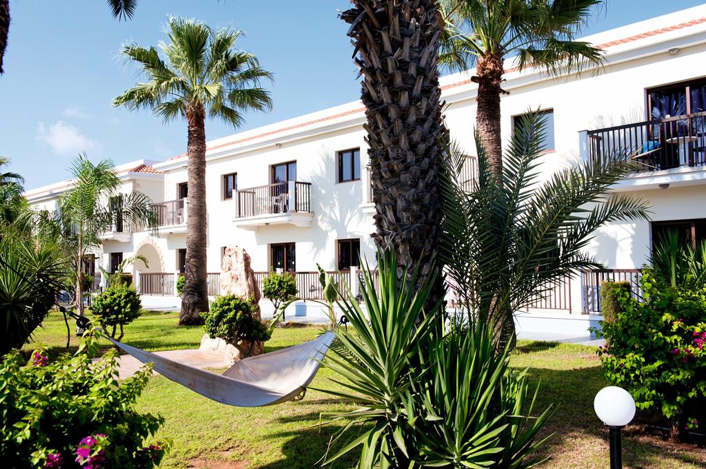 Loutsiana – Tuin met hangmat, Ayia Napa