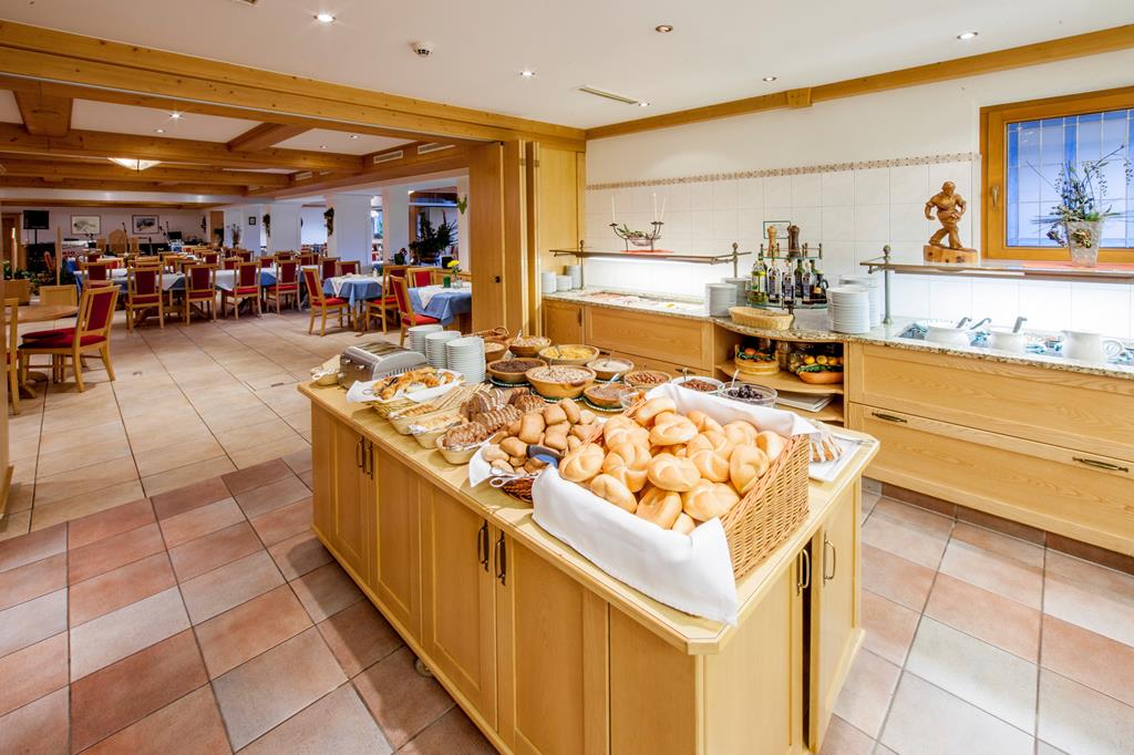 Tirolerhof – Ontbijtbuffet, Oberau