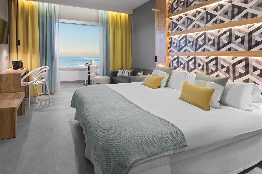 Atlantic Mirage – Kamer, Puerto de la Cruz