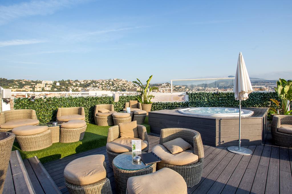 Splendid & Spa – Dakterras met jacuzzi, Nice
