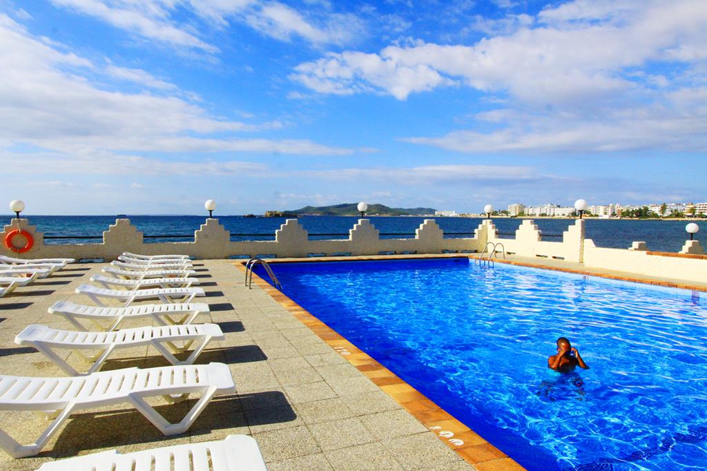 BG Nautico Ebeso – Zwembad aan zee, Figueretas
