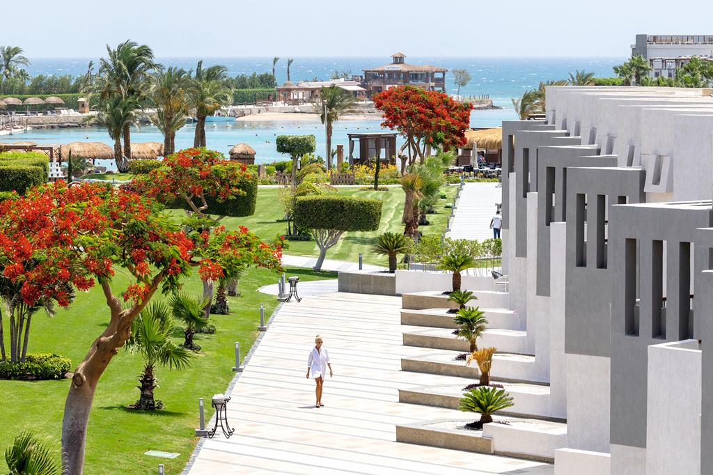 TUI BLUE Crystal Bay Resort – Tuin met bloemen, Hurghada