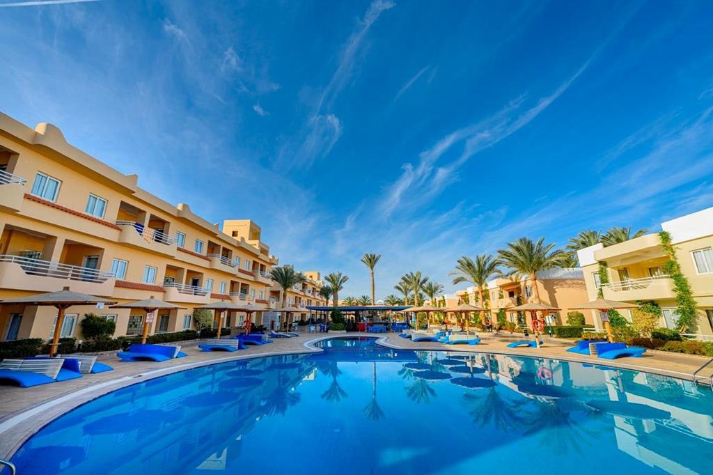 Golden Beach Hurghada – Zwembad met palmen, Hurghada