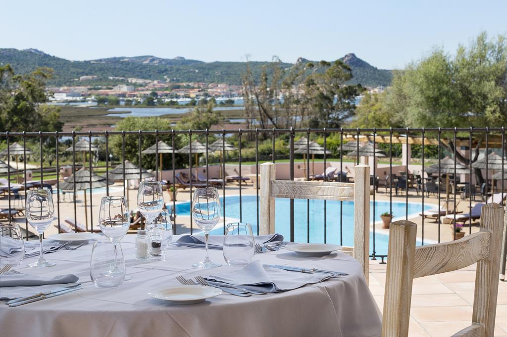 Airone – Terras met zwembad, Arzachena