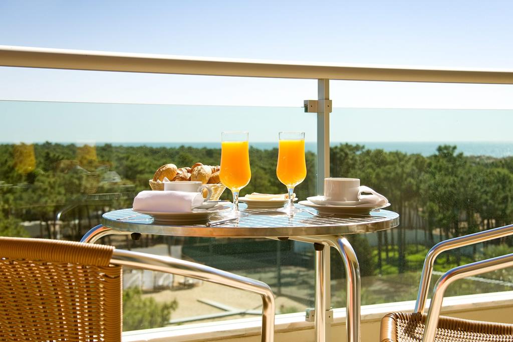 Monte Gordo – Ontbijt op balkon, Monte Gordo