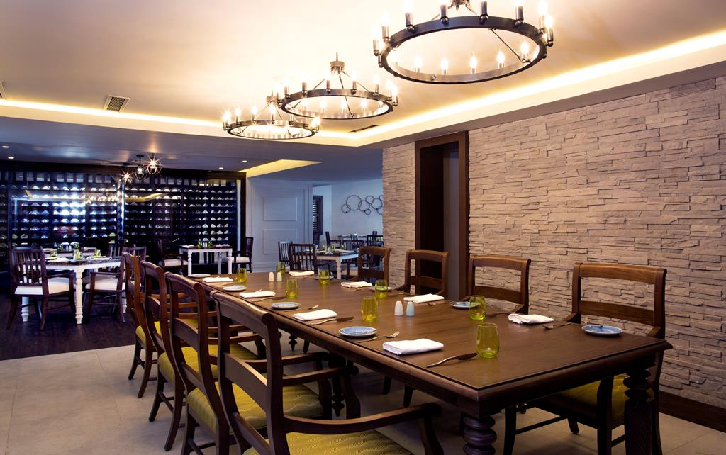 Royalton Blue Waters – Restaurant, Falmouth