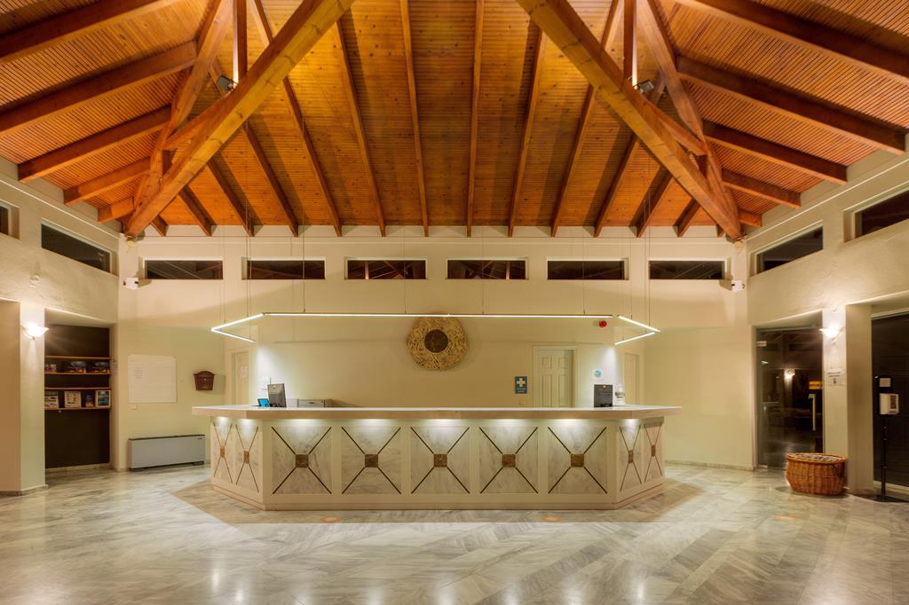 Aeolian Village – Lobby, Skála Eresoú