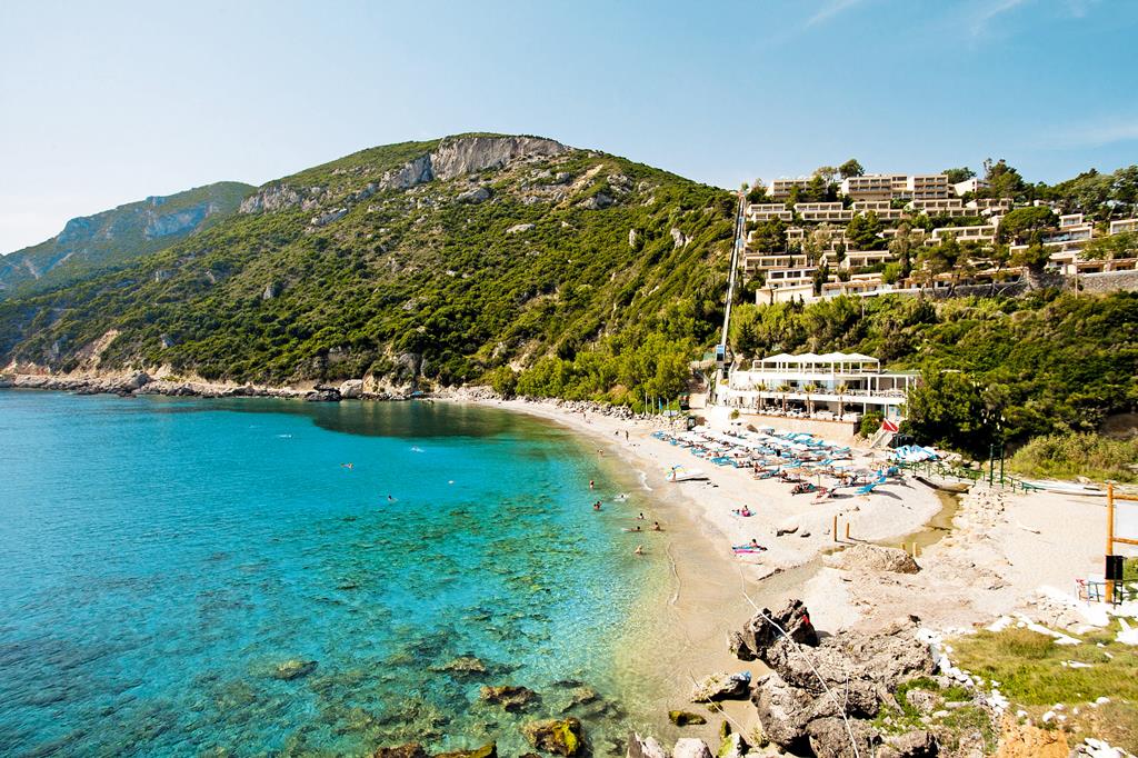 Atlantica Grand Mediterraneo-Resort & Spa – Baai met resort, Ermones