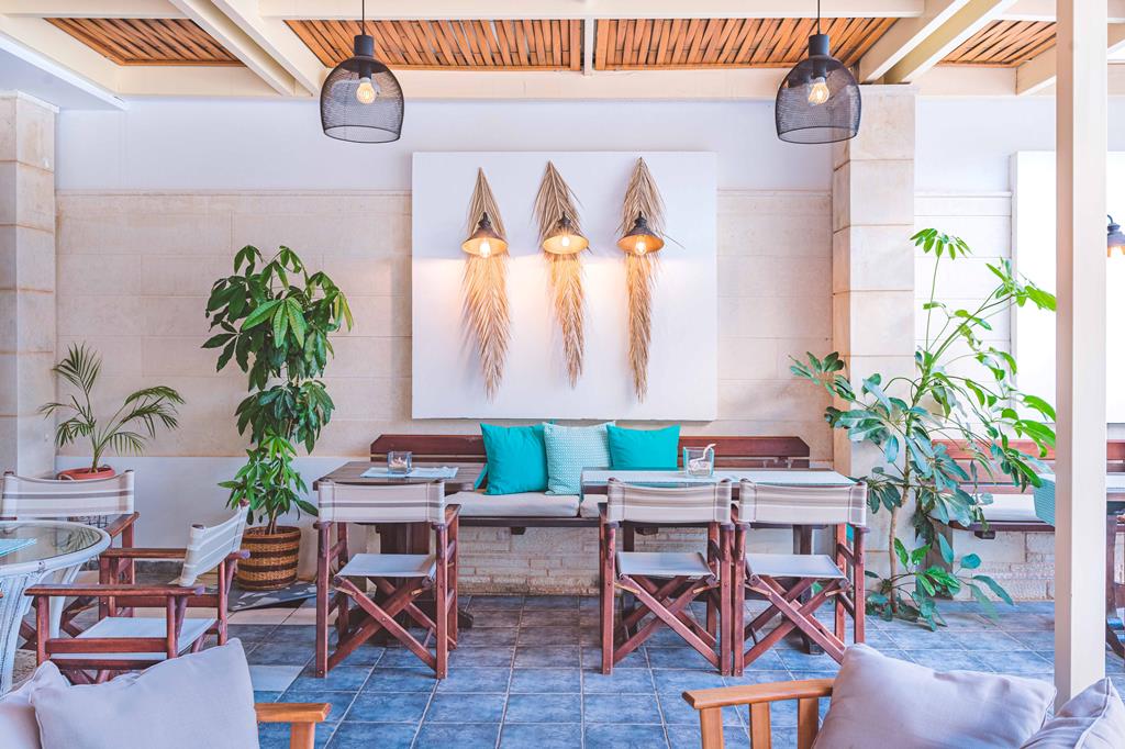 Arlekin Tango – Lounge terras, Stalis
