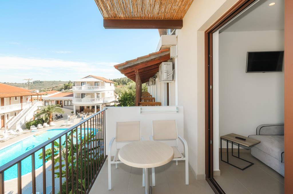 Lazaros Hotel – Balkon met zwembadzicht, Tsilivi
