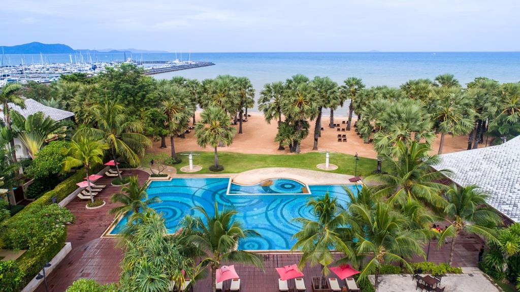 Ravindra Beach Resort & Spa – Zwembad bij strand, Jomtien