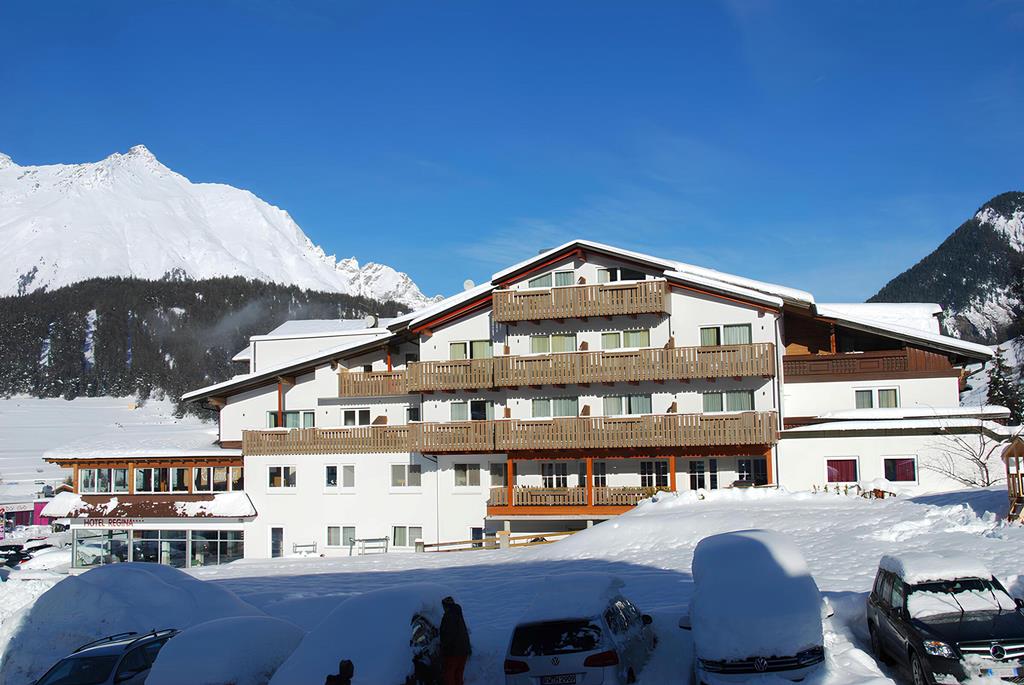 Regina – Gevel in sneeuw, Nauders