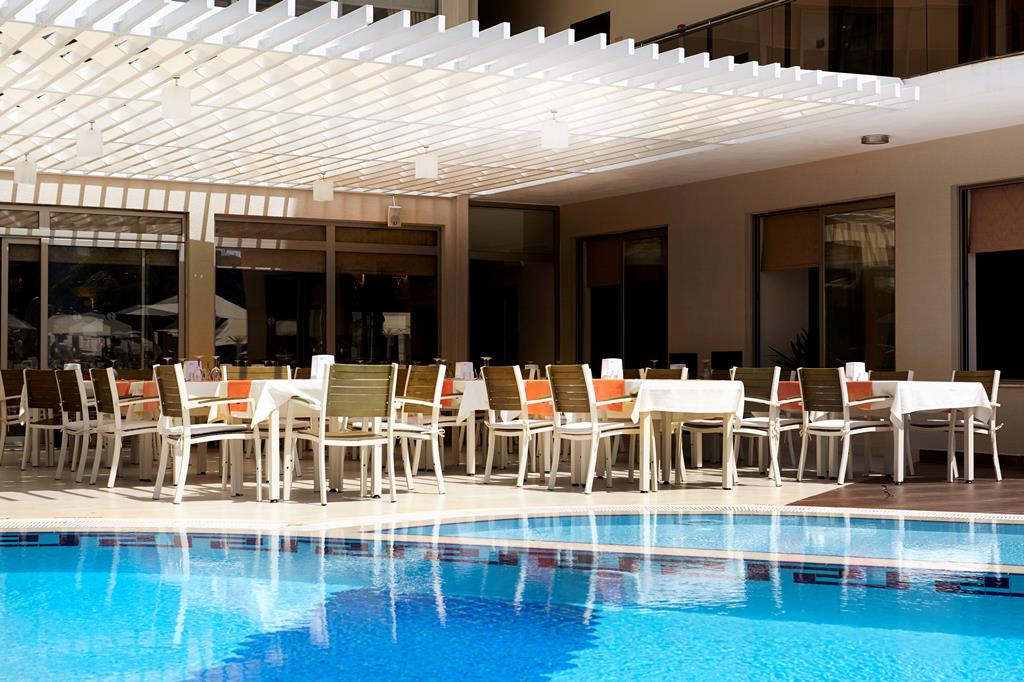 Sea Star Marmaris – Terras bij zwembad, Icmeler