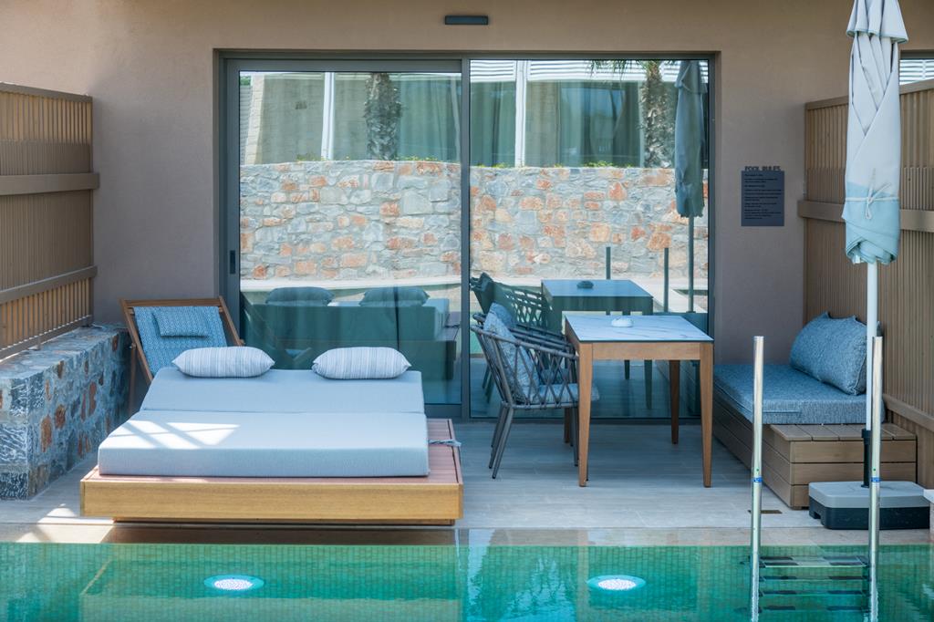 SENSEANA Seaside Resort & Spa – Terras aan zwembad, Analypsi