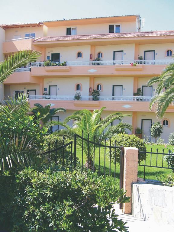 Lyristis – Appartementen met palmen, Faliraki