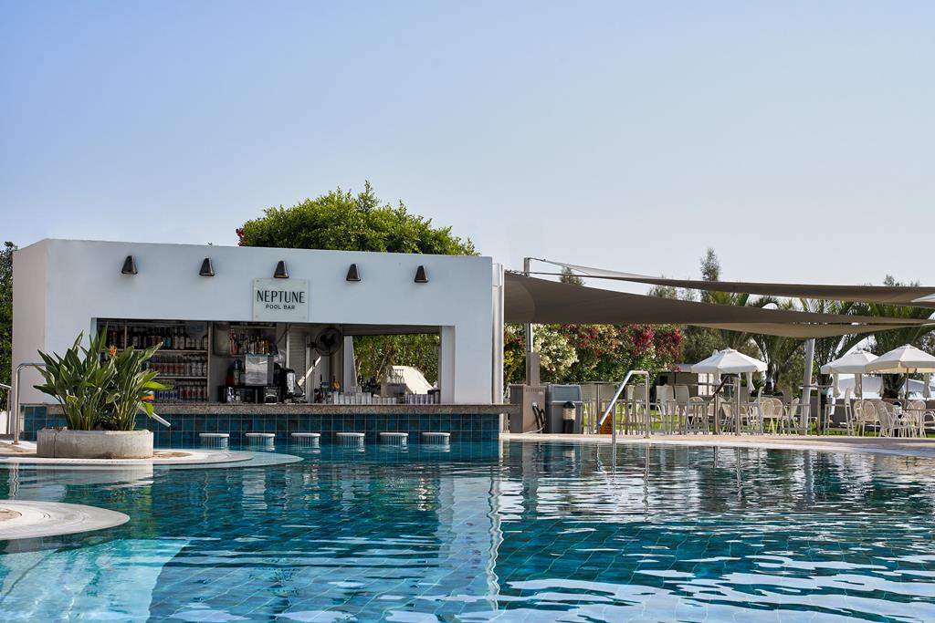 TUI Blue Atlantica Sea Breeze – Zwembadbar, Protaras