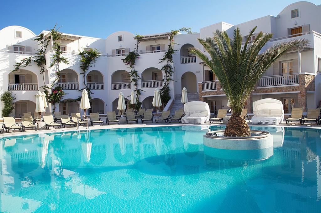 Aegean Plaza, Kamari