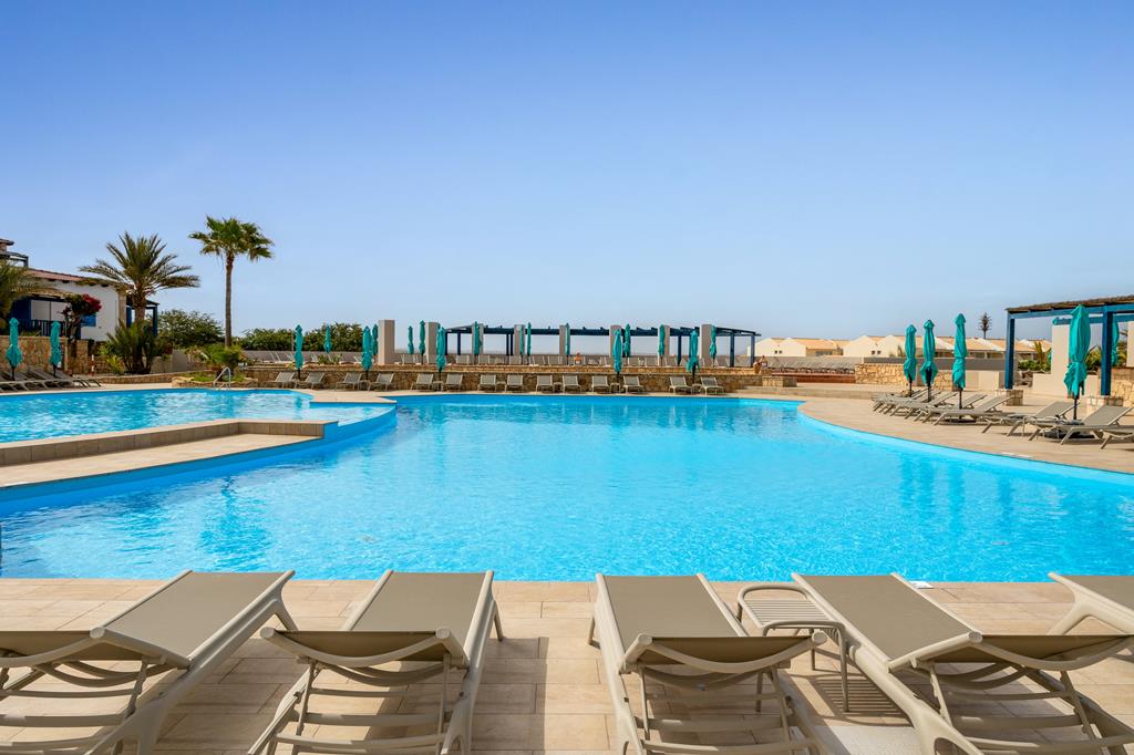 Barcelo Marine Boa Vista – Zwembad met ligbedden, Sal Rei