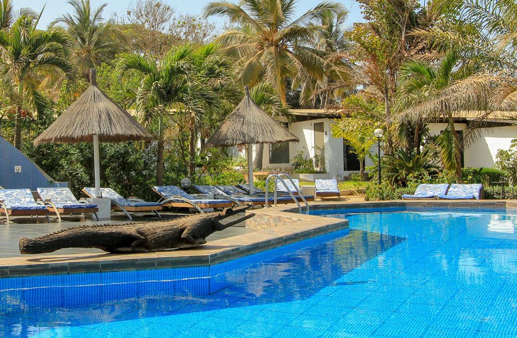 Bakotu Hotel – Zwembad met palmen, Kotu