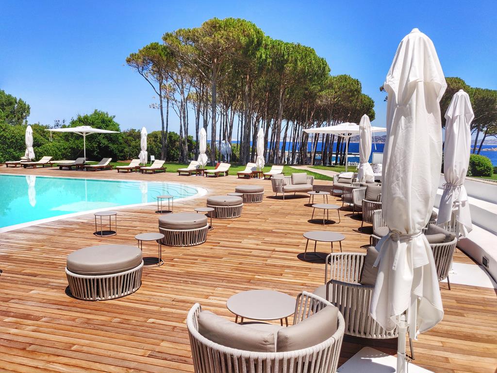 La Coluccia Beach Club – Terras bij zwembad, Conca Verde