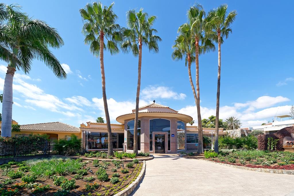 Bull Vital Suites & Spa Boutique – Entree met palmen, Maspalomas