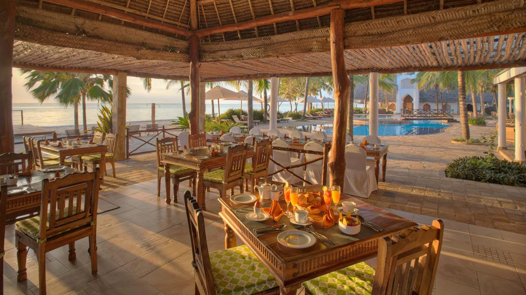 Sultan Sands Island Resort & Spa – Restaurant buiten, Kiwengwa