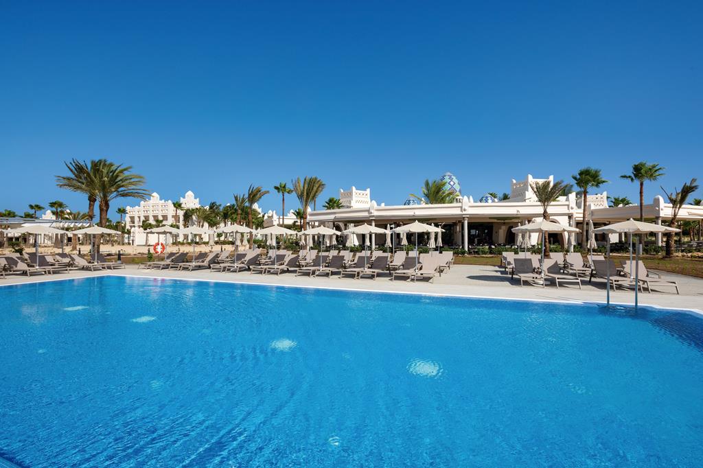 Riu Karamboa – Zwembad met palmen, Praia de Salines