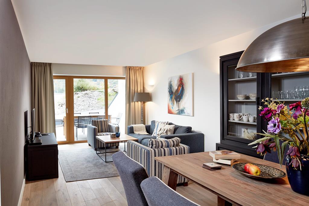 Kaprun Glacier Estate – Woonkamer met eettafel, Kaprun
