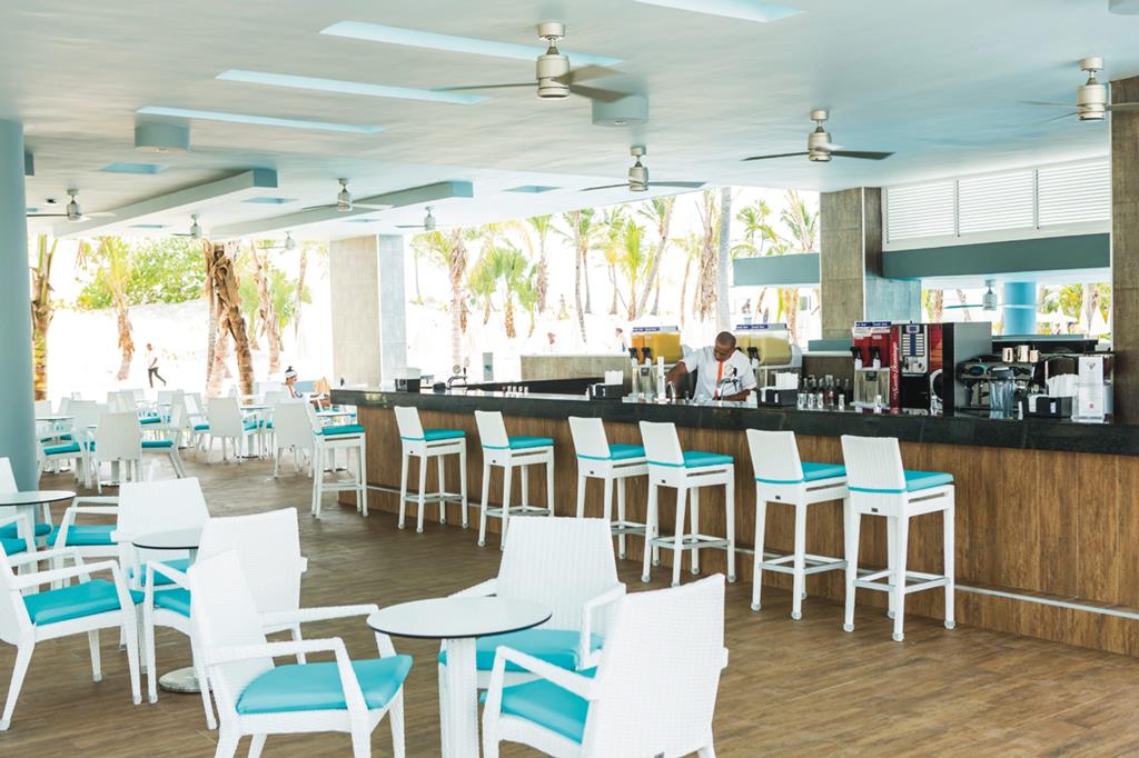 Riu Republica – Bar met terras, Bávaro