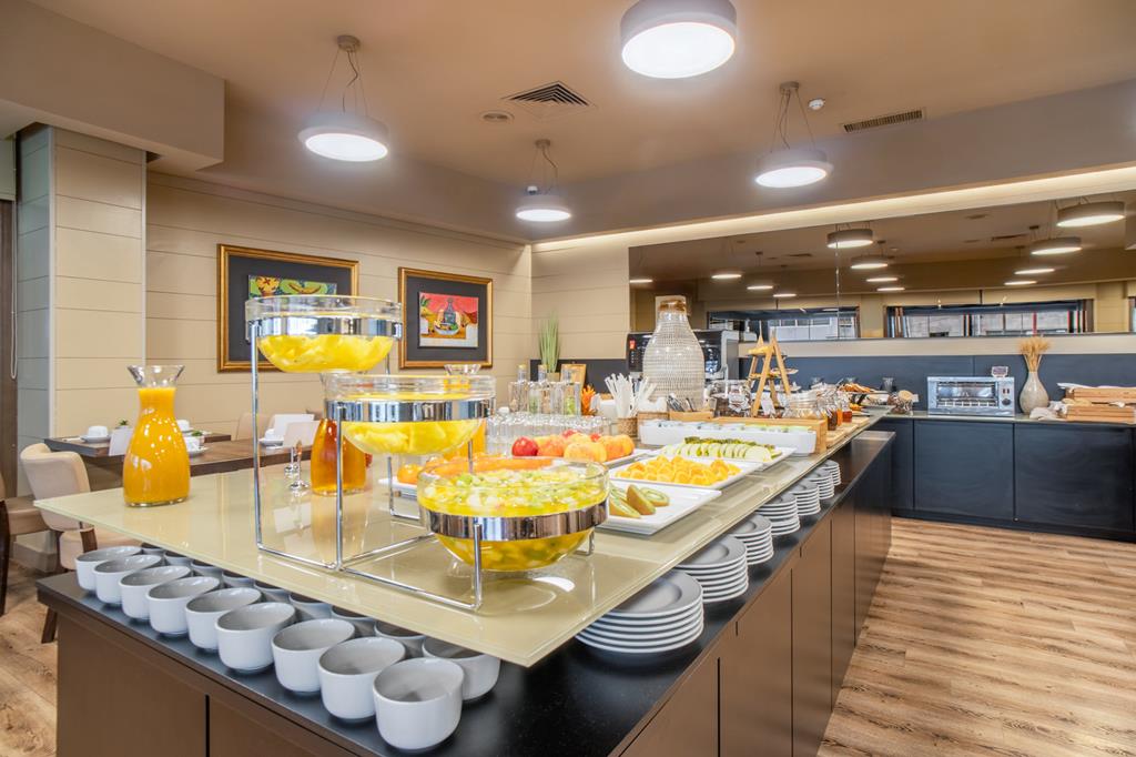 Dom Henrique Downtown – Ontbijtbuffet, Porto