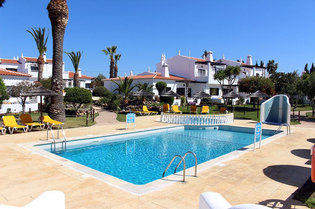 Rocha Brava Resort – Zwembad bij appartementen, Carvoeiro