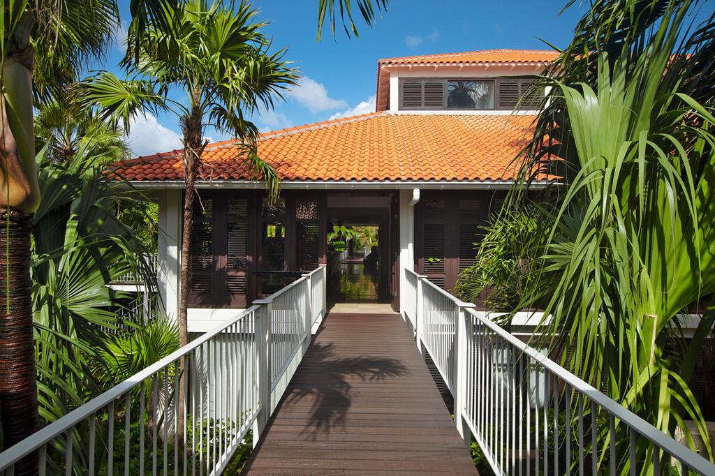 Zoetry Curacao Resort & Spa – Toegang met palmen, Piscadera Baai