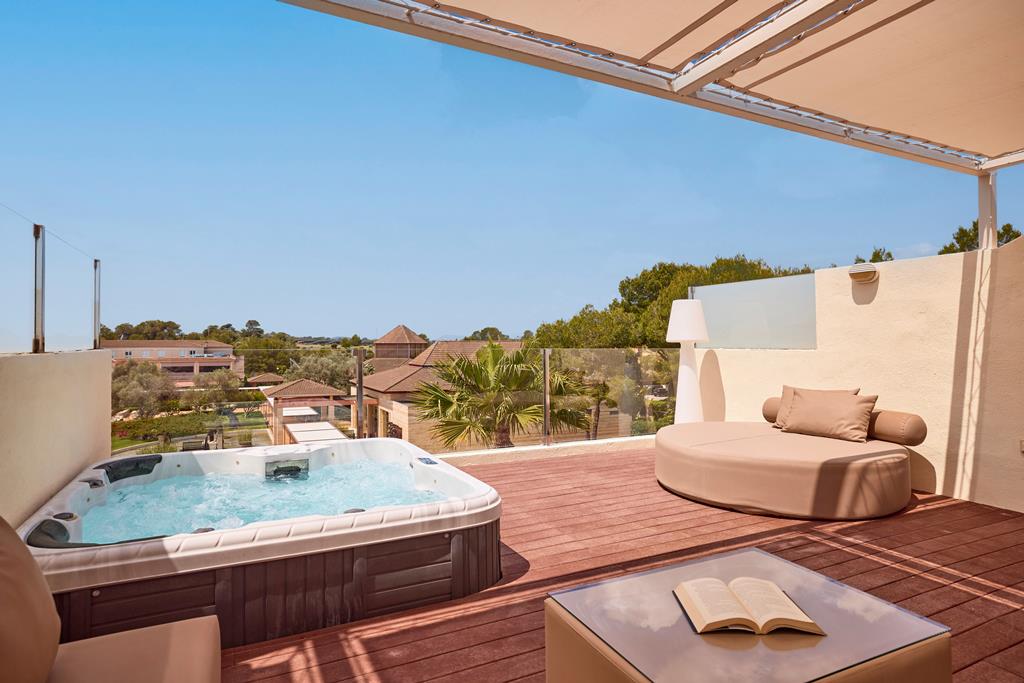 Zafiro Ca'n Picafort – Terras met jacuzzi, Can Picafort