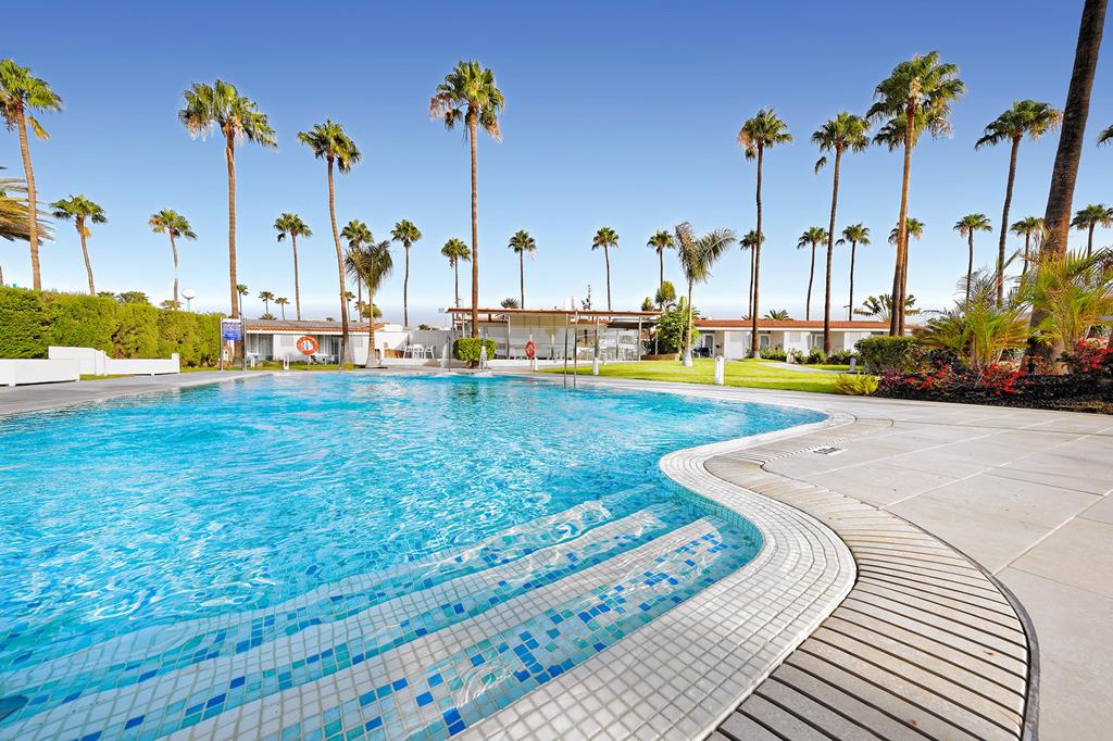 Relaxia Los Girasoles – Zwembad met palmen, Playa del Ingles