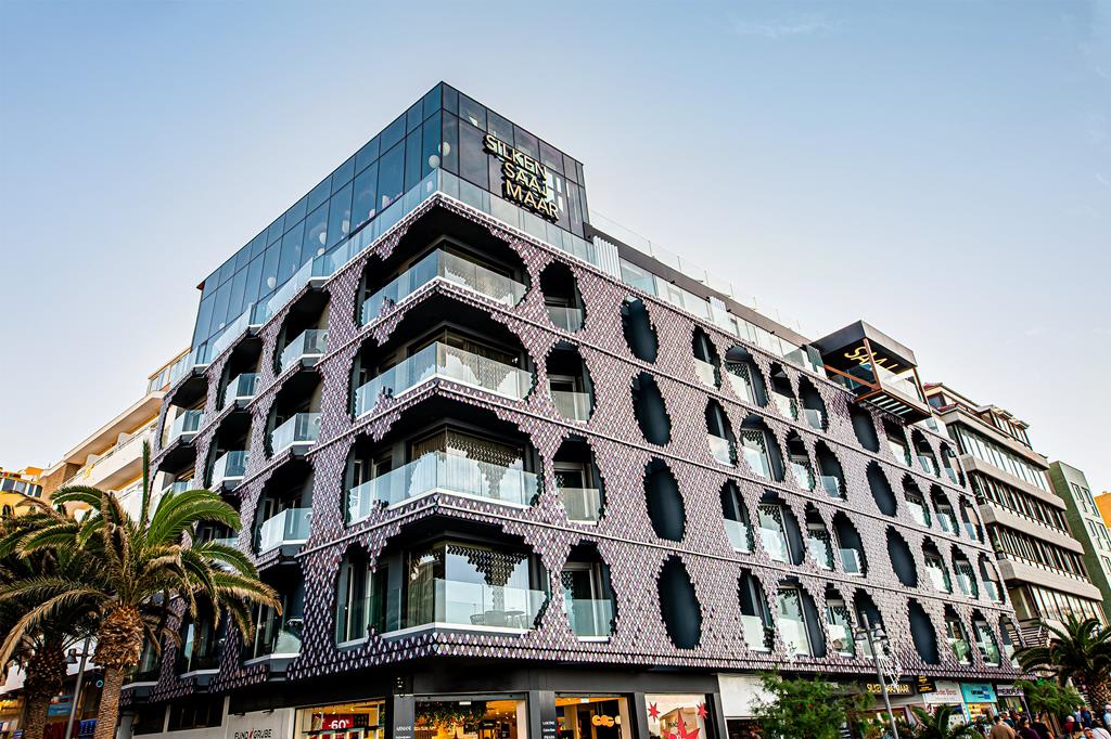 Silken Saaj Maar – Gevel met palmen, Puerto de la Cruz