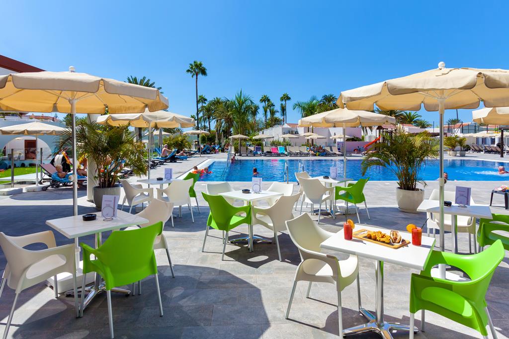 Barbacan – Terras bij zwembad, Playa del Ingles