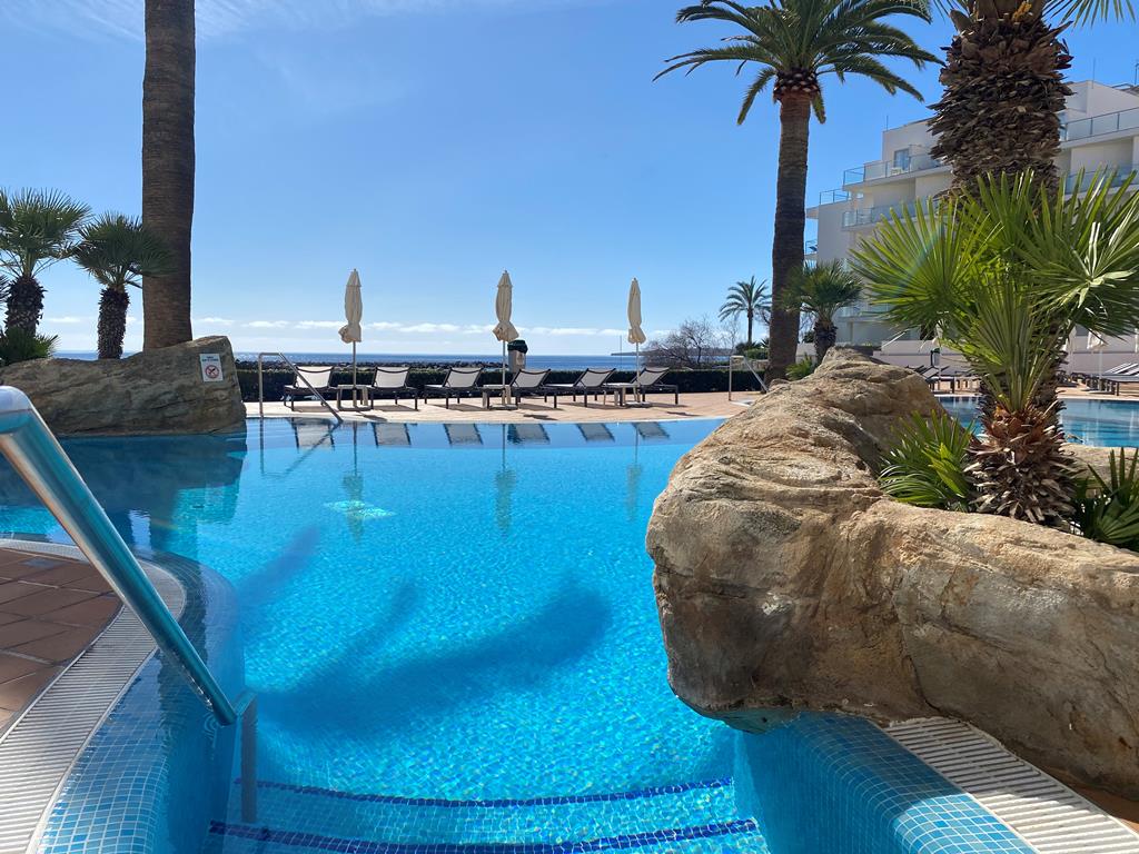 TUI Blue Levante – Zwembad met zeezicht, Cala Bona