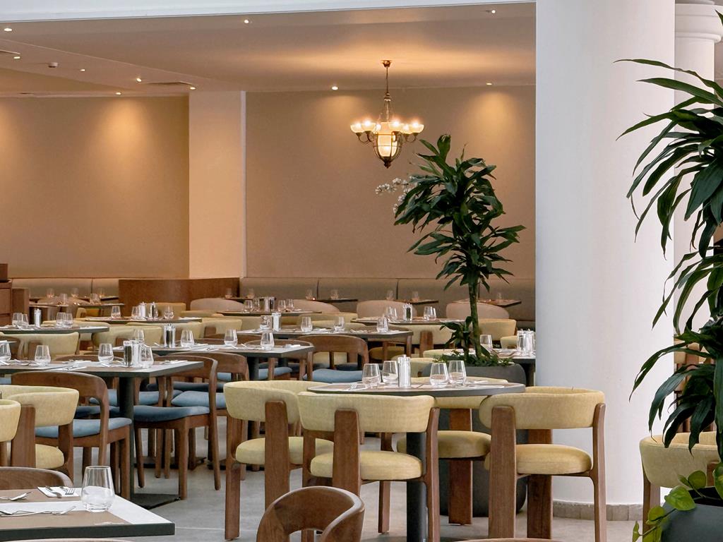 Imperial Island Resort – Restaurant, Paphos
