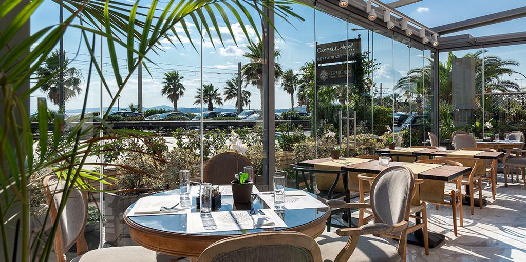 Coral Hotel Athens – Restaurant terras, Athene
