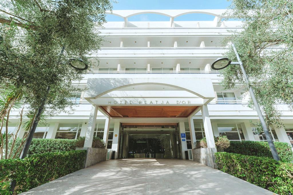 TUI SUNEO Platja d'Or – Entree met groen, Port D'Alcudia