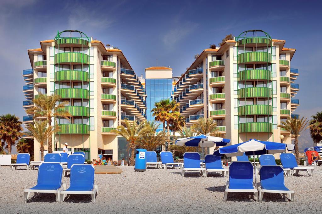 Kaktus Albir – Gevel met ligbedden, Albir
