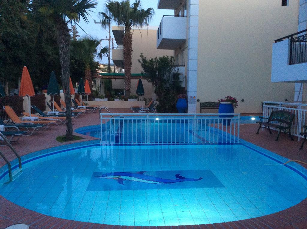 Bueno – Zwembad met mozaïek, Rethymnon