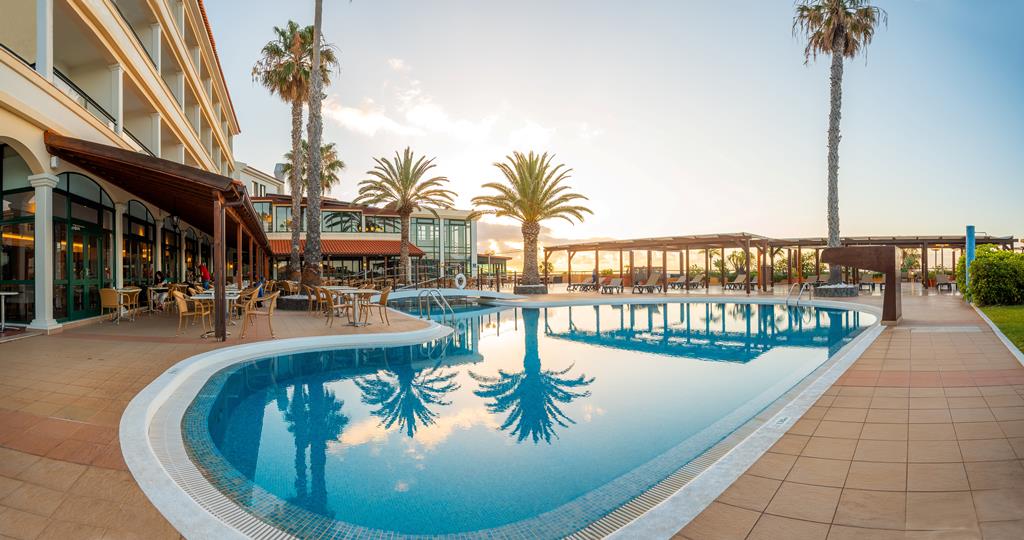 Sentido Galosol – Zwembad met palmen, Canico de Baixo