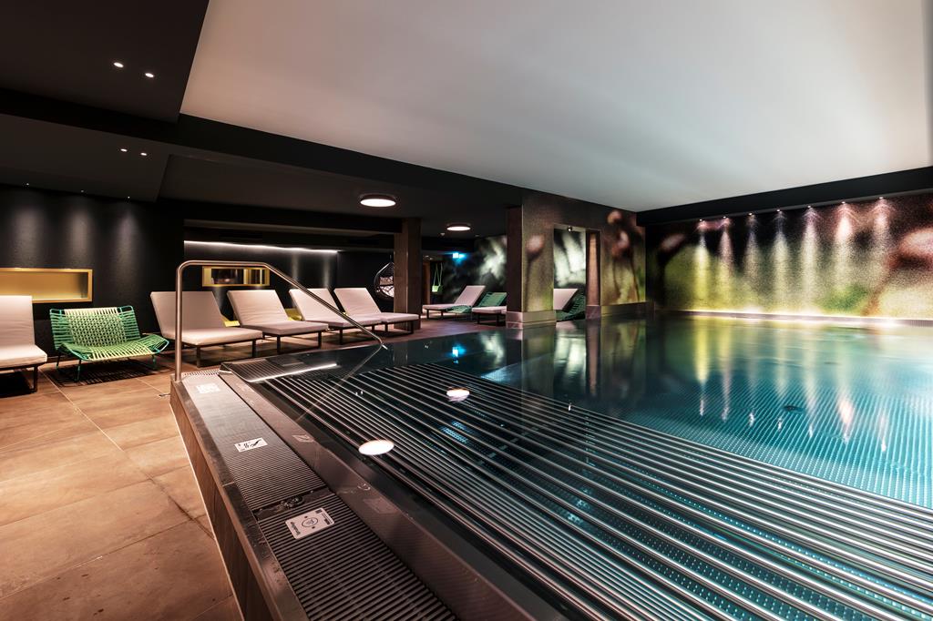 Hotel Chesa Monte – Wellnesszwembad, Fiss