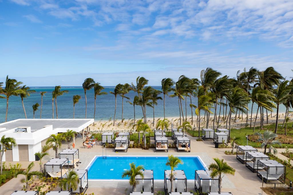 Riu Palace Mauritius – Strand met palmen en zwembad, Le Morne