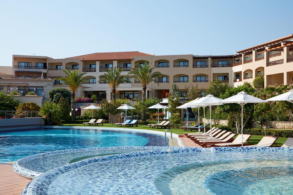 Minoa Palace Beach Resort – Zwembad met hotelgevel, Platanias