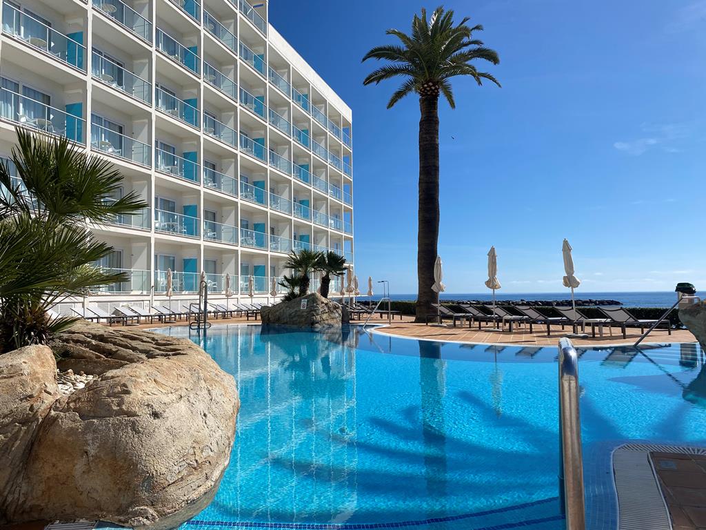 TUI Blue Levante – Zwembad bij gevel, Cala Bona