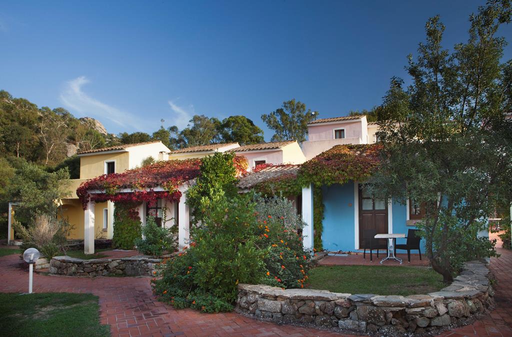 Airone – Bungalows met bloemen, Arzachena