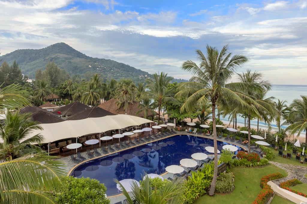 Kamala Beach Resort – Zwembad met palmen, Kamala Beach
