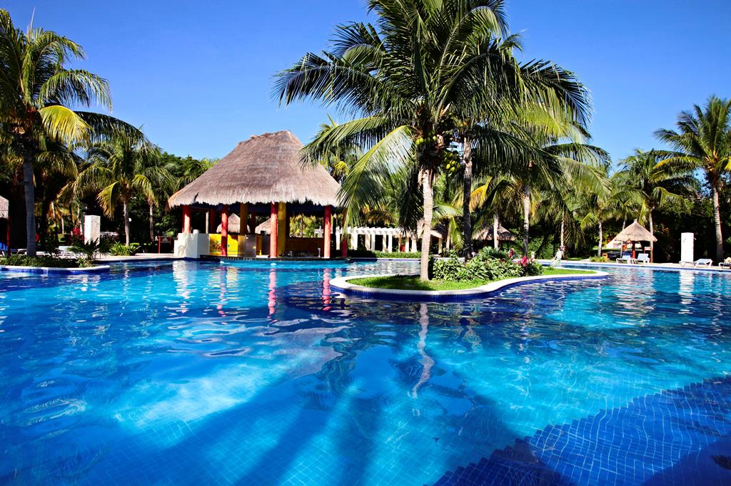 Bahia Principe Grand Coba – Zwembad met palmen, Akumal